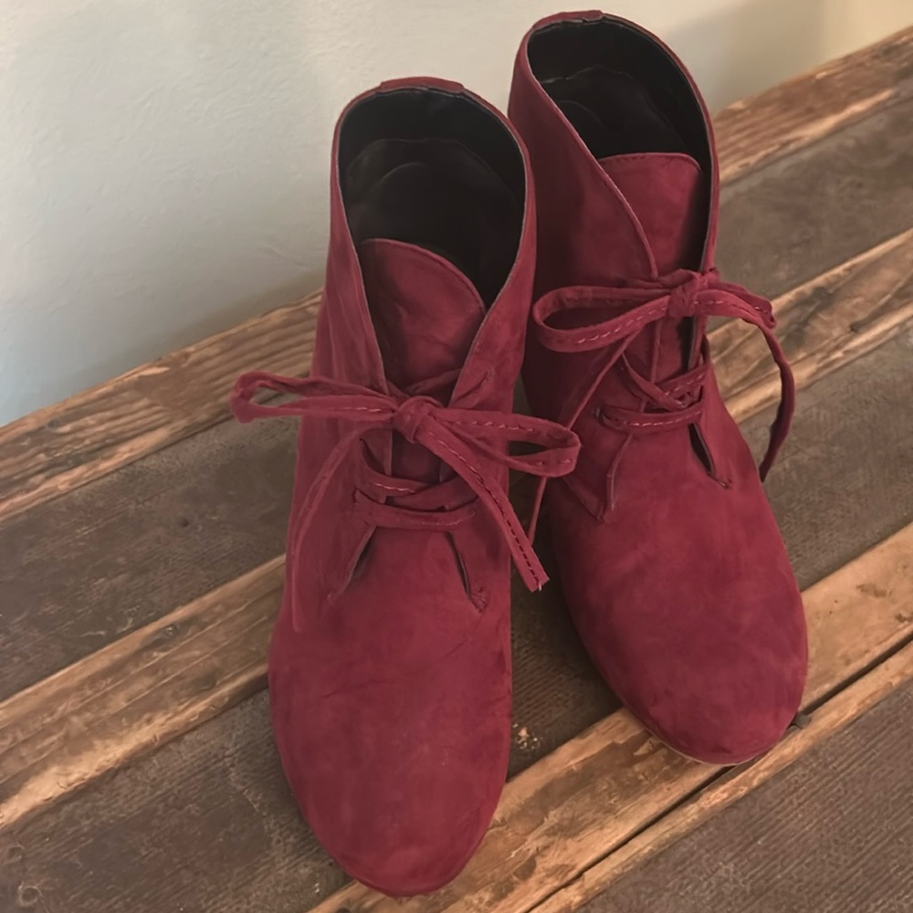 ANKLE WEDGE BOOTIES